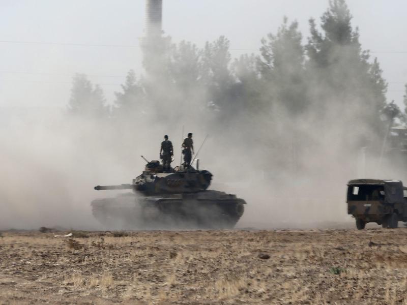 Eil +++ Islamischer Staat: Türkische Armee marschiert in Syrien ein – Auch Rebellen stoßen über Grenze vor