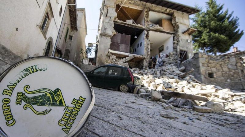 Wieder starke Nachbeben in Italien – Suche nach Verschütteten
