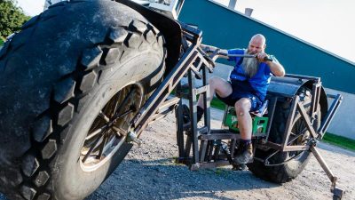 Schwerstes fahrbares Fahrrad der Welt rollt