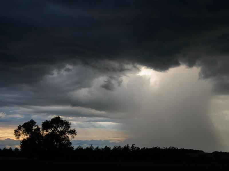Wetterdienst warnt vor schwerem Gewitter in Niedersachsen
