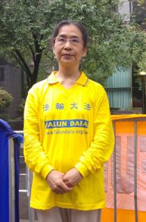 Zhang Shufen wurde im Pekinger Frauengefängnis für das Praktizieren von Falun Gong gefoltert. Foto Frank Fang / Epoch Times