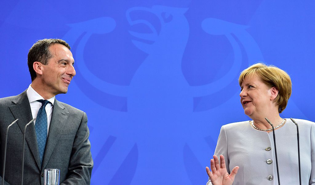 Kern empfängt Kanzlerin Merkel: Österreich lädt zu Flüchtlingsgipfel nach Wien