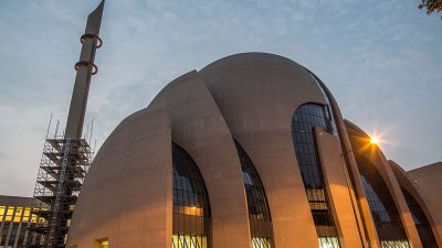 Minister fordern Kontrollen: Muslimische Gemeinden in Deutschland „dürfen nicht unter Erdogans Einfluss geraten“