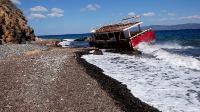 Griechenland fordert Solidarität der EU: Athen will viele Flüchtlinge auf das Festland bringen