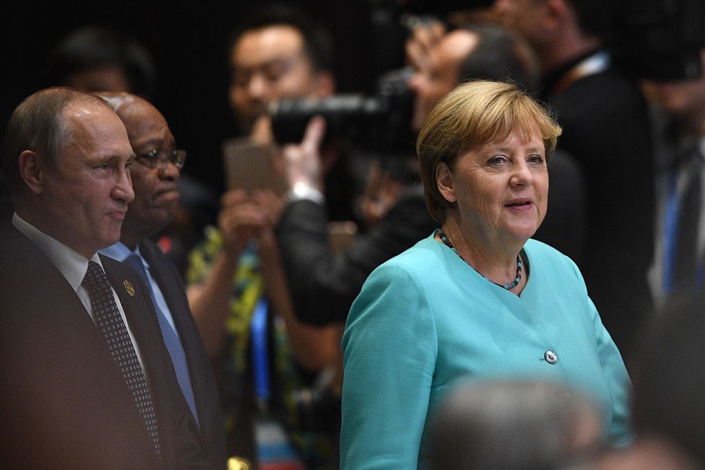 Merkel und Putin sprechen bei G20-Gipfel über Ukraine und Syrien