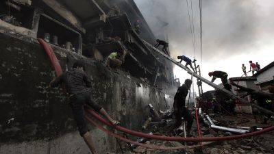 Explosion in Verpackungsfabrik in Bangladesch – Feuer und Tote