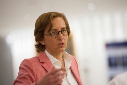Anzeige gegen von Storch – Weidel: Behörden unterwerfen sich „grapschenden, Messer stechenden Migrantenmobs“