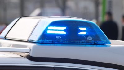 NRW: Abschleppwagenfahrer stirbt auf A 44