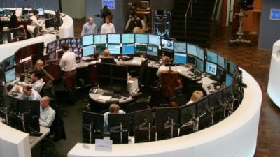 DAX startet nach Opec-Einigung mit deutlichen Gewinnen