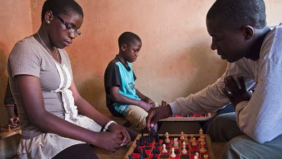 Ugandas junge Schachkönigin: Vom Slum zur Hollywood-Heldin