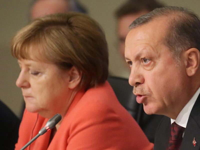Knickt Merkel ein? Distanzierung von der Armenien-Resolution laut Medienbericht