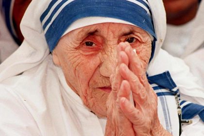 Papst spricht Mutter Teresa heilig im “Jahr der Barmherzigkeit