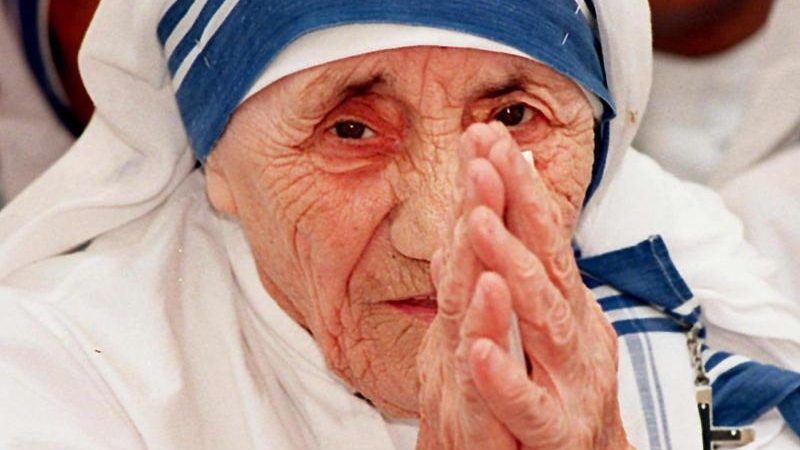 Papst spricht Mutter Teresa heilig im „Jahr der Barmherzigkeit