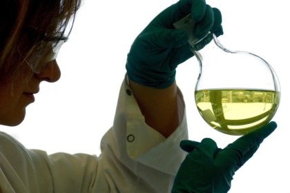 Beschäftigte der Chemie-Industrie erhöhen Druck auf Arbeitgeber