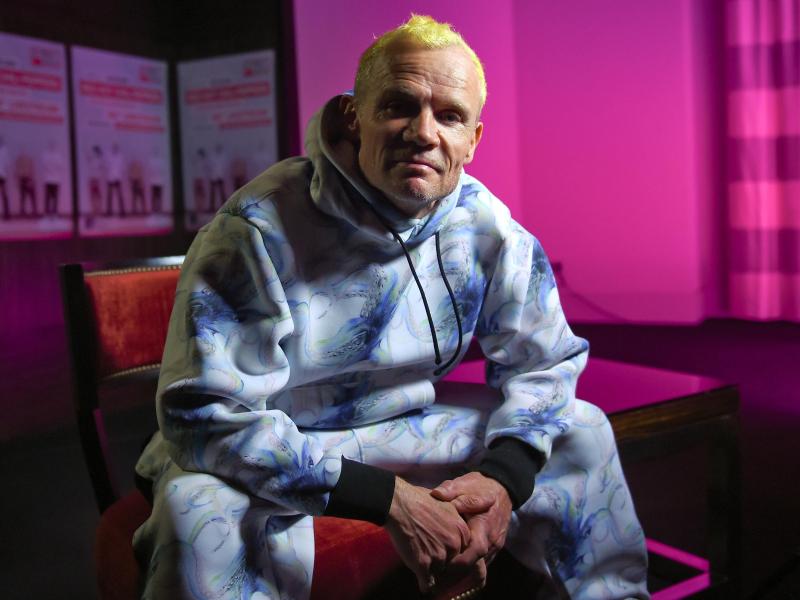 Flea vermisst das Gespräch mit den Fans