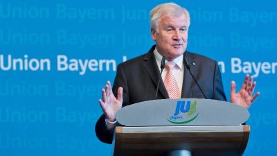 CSU-Chef Seehofer beruft zweiten Generalsekretär: Für Landespolitik, Medienpolitik und politische Bildung