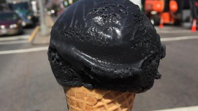 New Yorks Eiscreme-Trend: Schwarz wie Asche