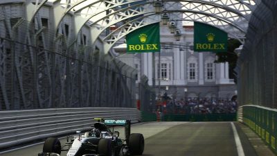 Rosberg rast in Singapur zur Pole Position