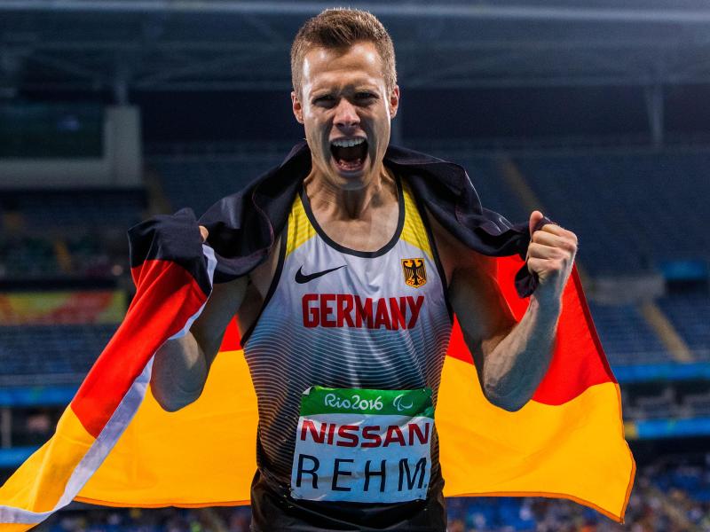 Rehm holt zweites Gold und knackt Acht-Meter-Marke