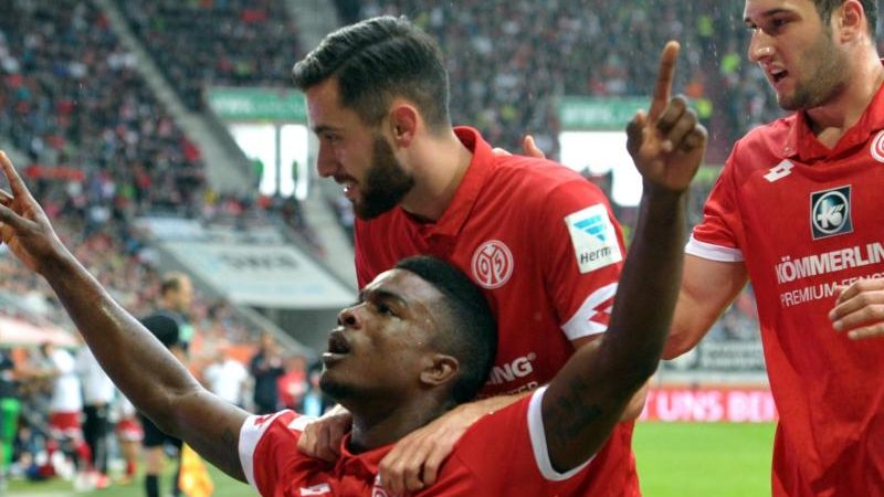 Erfolg bei heimschwachem FCA: Mainz gelingt erster Sieg