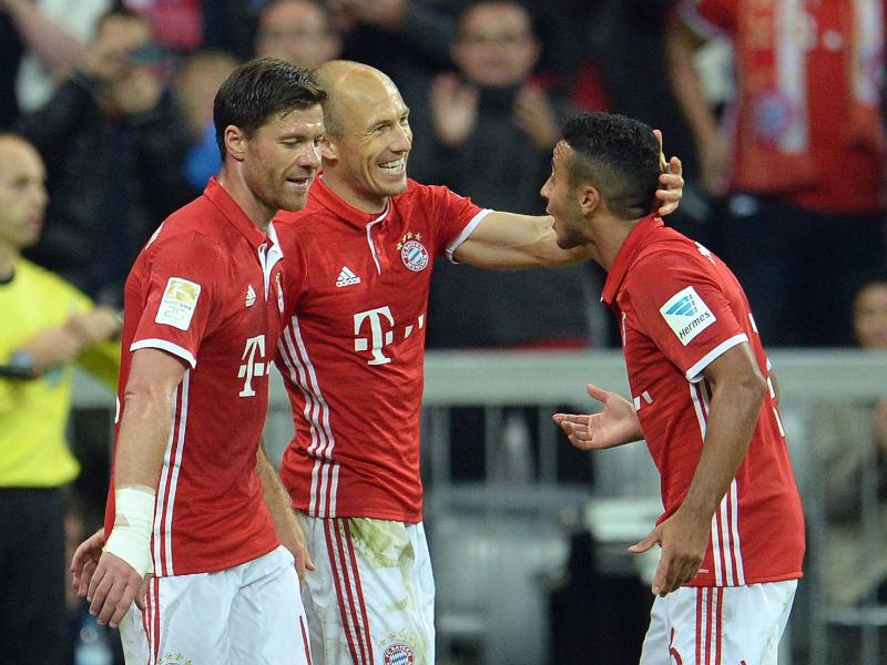 FC Bayern besiegt Hertha – Schalke-Krise verschärft sich