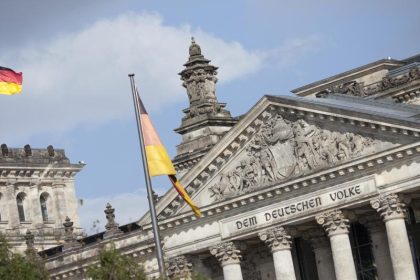 Söder besorgt über SPD – Maas kritisiert CSU – Dobrindt greift Günther an – Stegner droht mit GroKo-Aus
