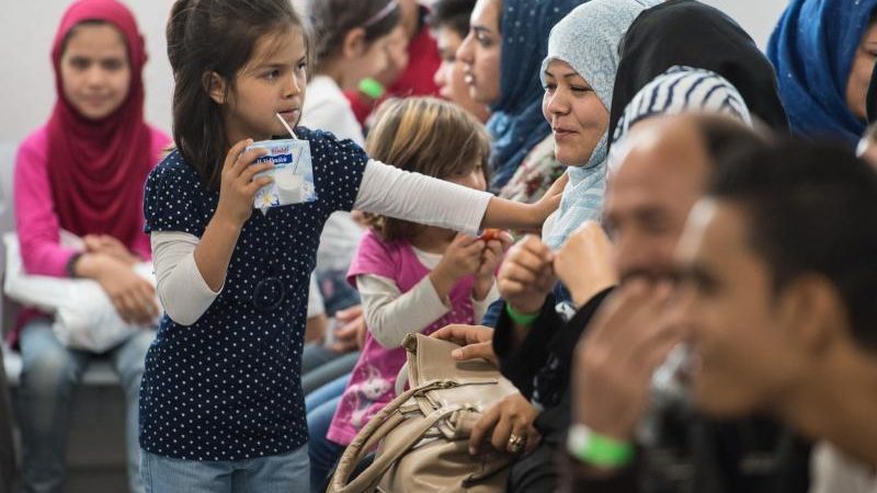 Merkel verteidigt Entscheidung zur massiven Aufnahme von Asylbewerbern 2015