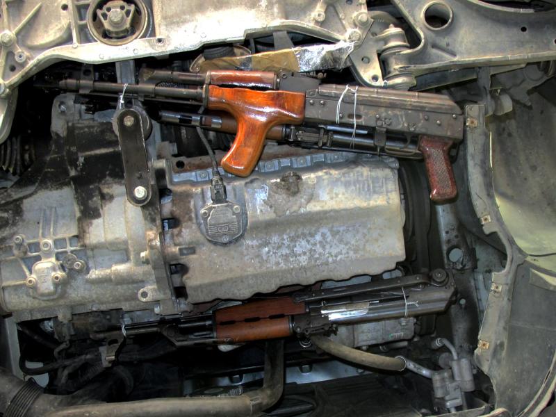 Mit verbotenen Waffen im Auto erwischt: Vier Jahre Haft für Waffenkurier