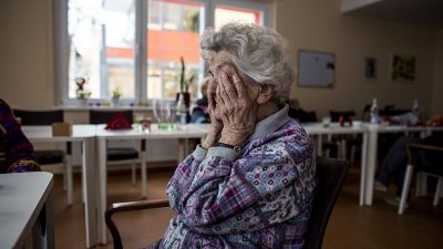 Widerstand im Bundestag: Regierung will umstrittene Medikamentenversuche an Demenzkranken erlauben