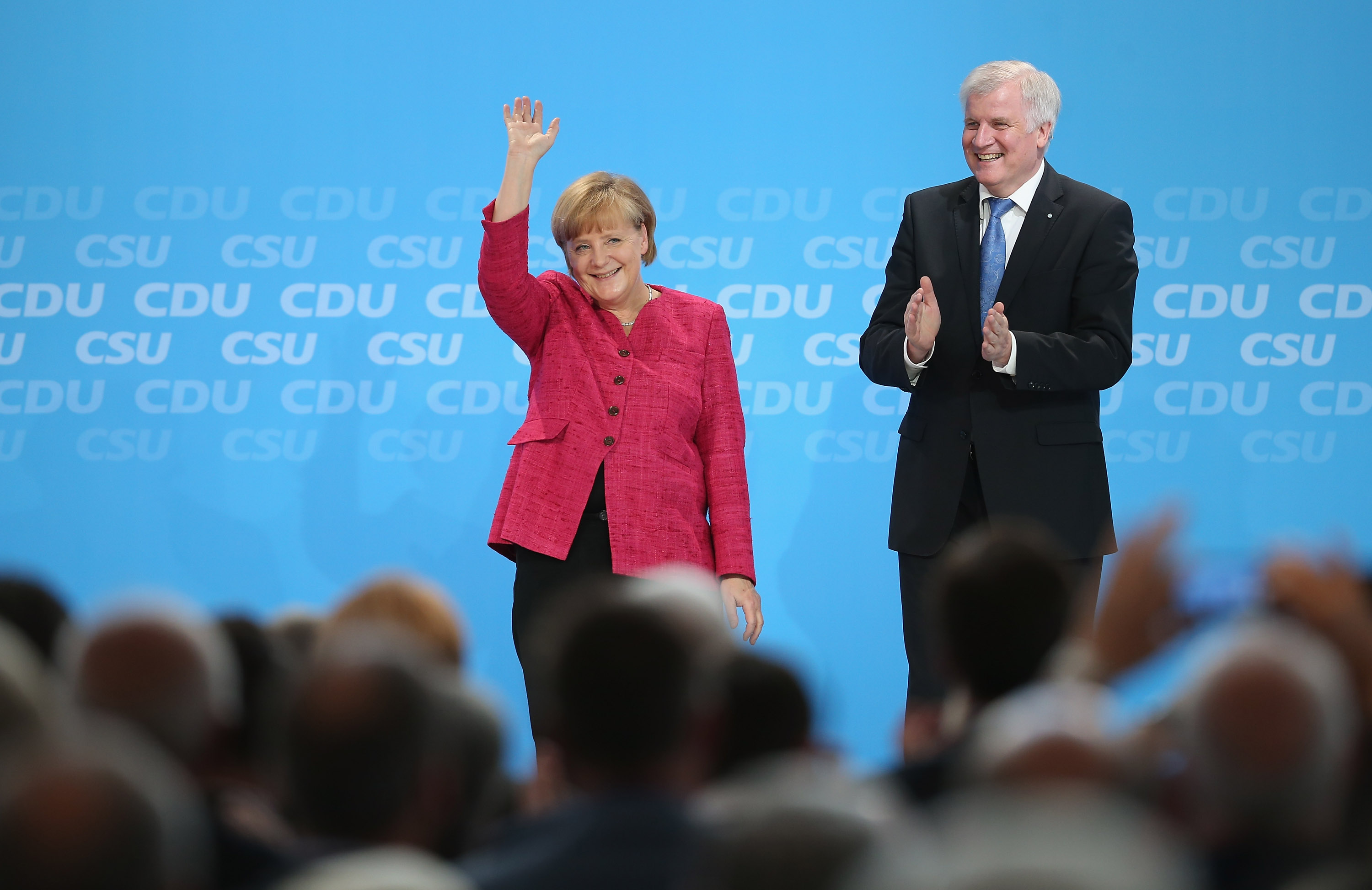 Seehofer unterstützt Merkels erneute Kanzlerkandidatur