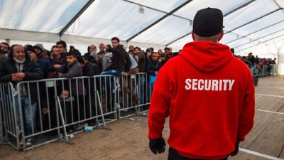 Sicherheitspersonal in Flüchtlingsheimen wird stärker kontrolliert