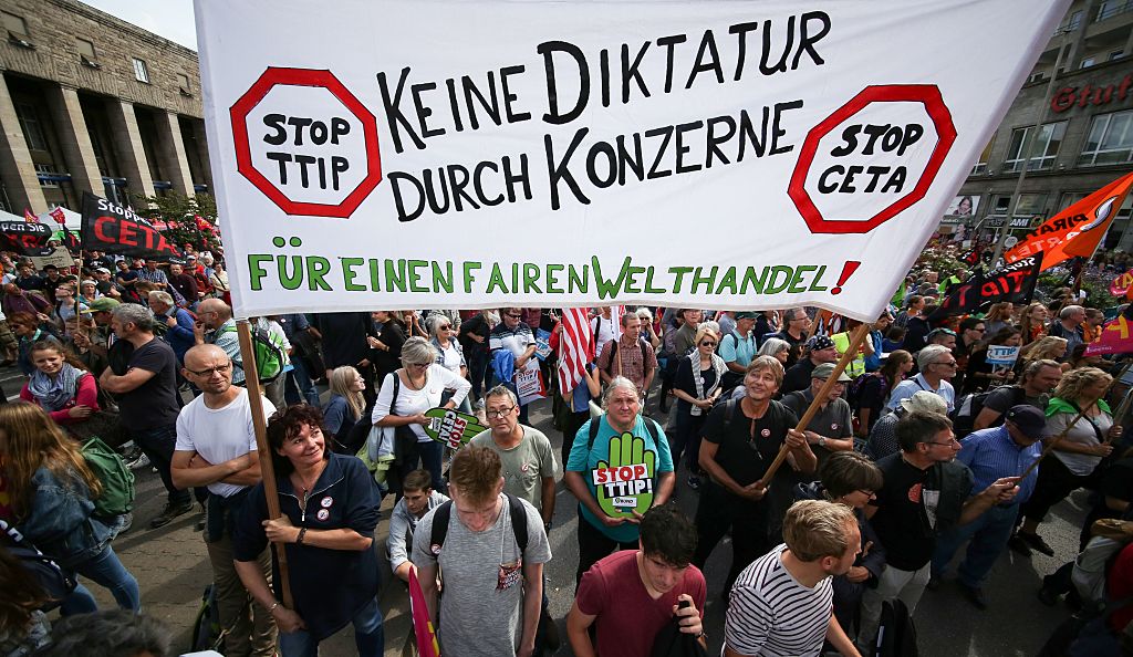 Merkel will TTIP-Neustart: „Die Globalisierung ist Tatsache – ob wir sie wollen oder nicht“