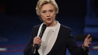 FBI ermittelt: E-Mail-Affäre holt Clinton bei Wahlkampf-Endspurt ein