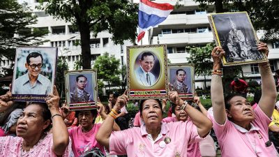 Medien: Thailändischer König verstorben – „I love the king“: Tausende beten vor Krankenhaus