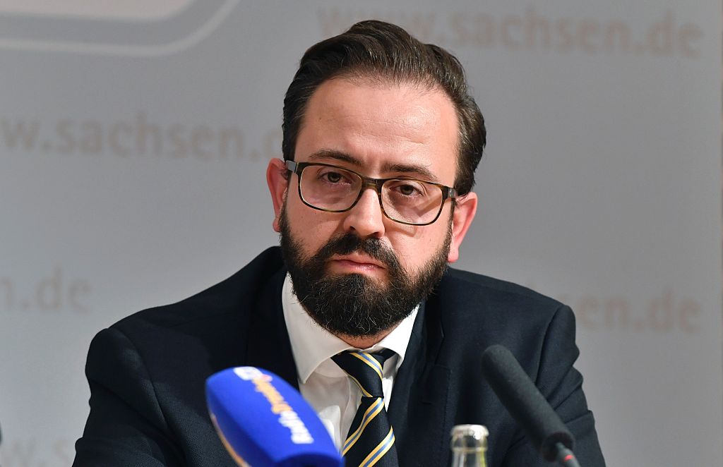 Trotz massiver Kritik im Fall al-Bakr: Tillich zieht weiterhin keine personellen Konsequenzen – Justizminister lehnt Rücktritt ab