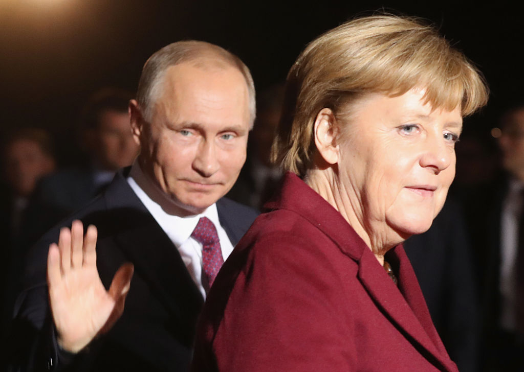 Merkel verurteilt Bombardierungen in Syrien als „unmenschlich“ – Deutschland an völkerrechtswidrigem Krieg beteiligt