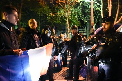 Gewalt gegen Polizisten in Frankreich: Beamten-Proteste weiten sich auf das Land aus – Vierte Nacht hintereinander