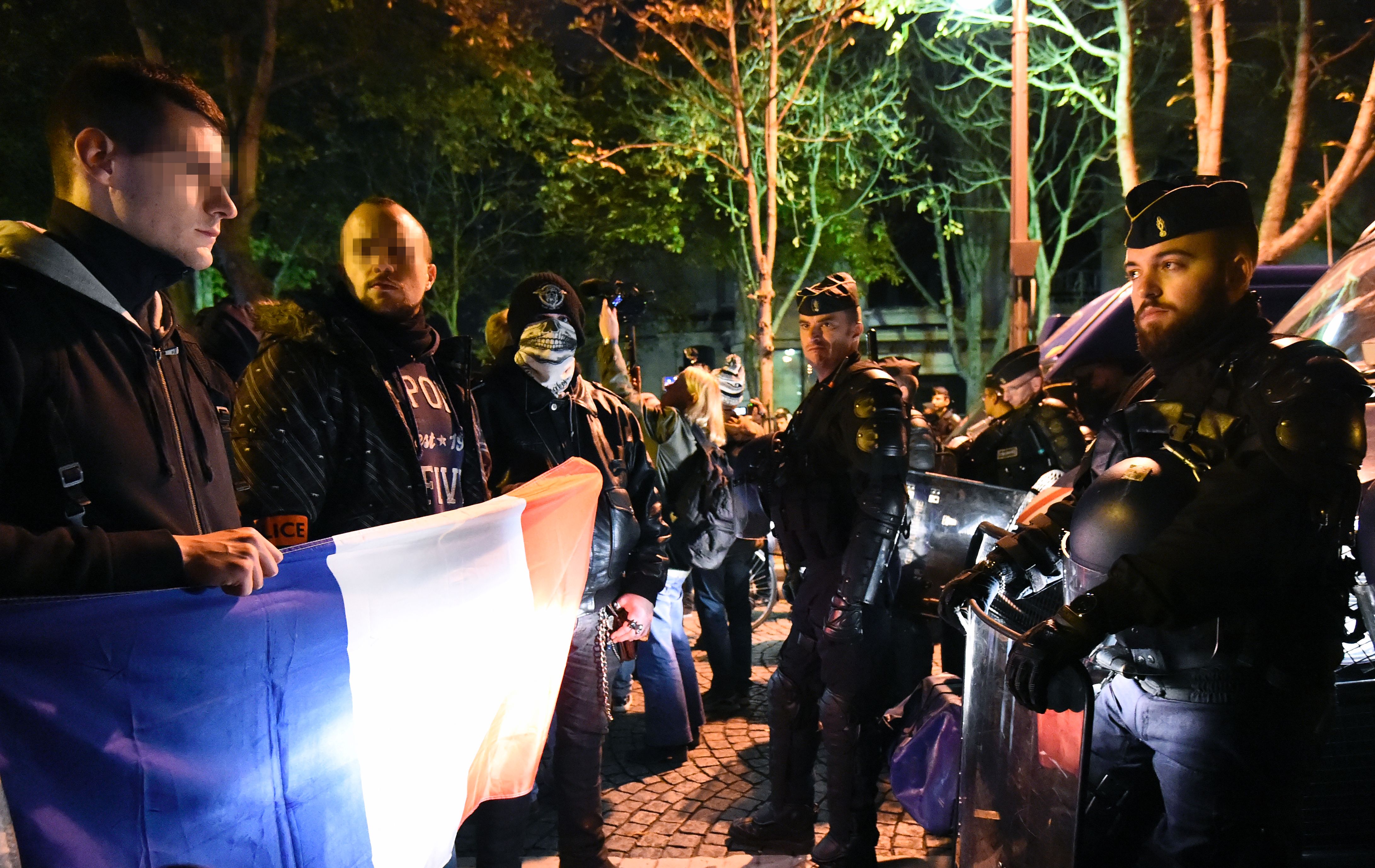 Gewalt gegen Polizisten in Frankreich: Beamten-Proteste weiten sich auf das Land aus – Vierte Nacht hintereinander