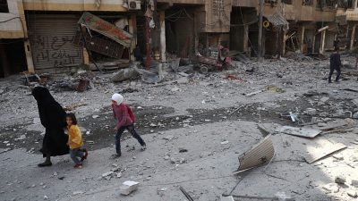 Syrien-Krieg: Rebellen hindern Familien am Verlassen Ost-Aleppos