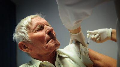 Patientenschützer: Alte Menschen bekommen zu viele Medikamente – Demente als Versuchskaninchen