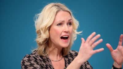 Schwesig ruft zum verstärkten Kampf gegen Sexismus auf