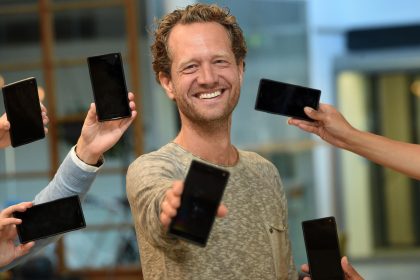 Deutscher Umweltpreis für ressourcenschonende Smartphones und Recyclingbeton