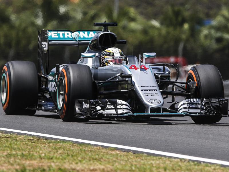 Hamilton mit Bestzeit im Formel-1-Abschlusstraining