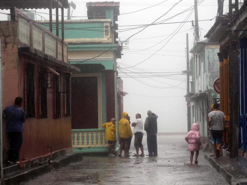 Schwerer Hurrikan „Matthew“ pflügt durch die Karibik – Mindestens vier Tote