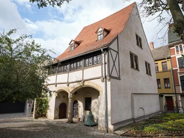 Das Geburtshaus des Reformators Martin Luther (1483-1546) in Eisleben (Sachsen-Anhalt). Foto: Peter Endig/dpa