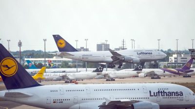 Lufthansa erhöht Gewinn-Erwartungen nach guter Sommersaison