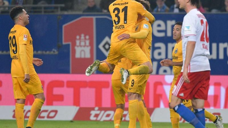 HSV bleibt nach 0:3 gegen Frankfurt auf Abstiegsplatz