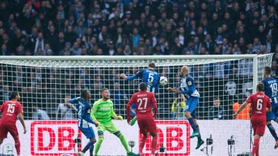 Herthas Ibisevic und Stark bringen Köln erste Pleite bei