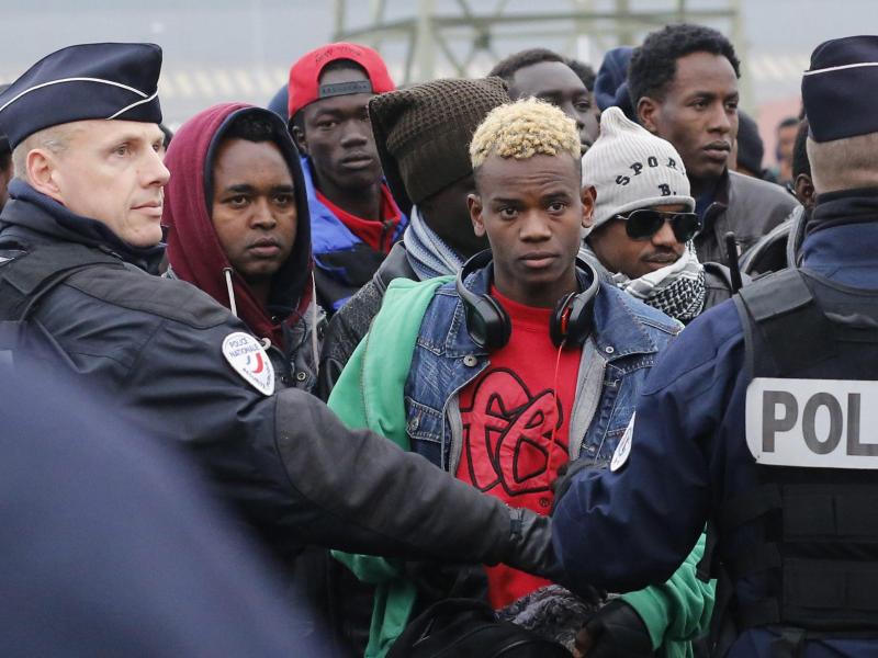 Paris und London streiten über minderjährige Flüchtlinge in Calais