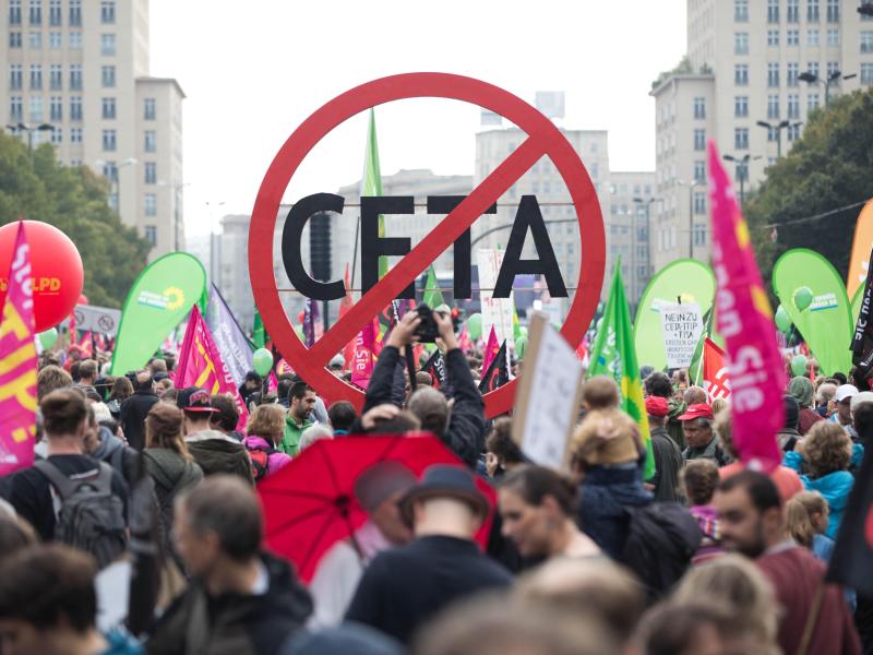 Im EU-Parlament zeichnet sich breite Zustimmung zum CETA ab – Millionen Bürger gegen Freihandelsabkommen